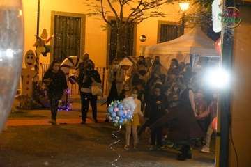 La alcaldesa de Telde alaba el ambiente mágico de la Casa de la Navidad/Francisco Javier Santana y TA.